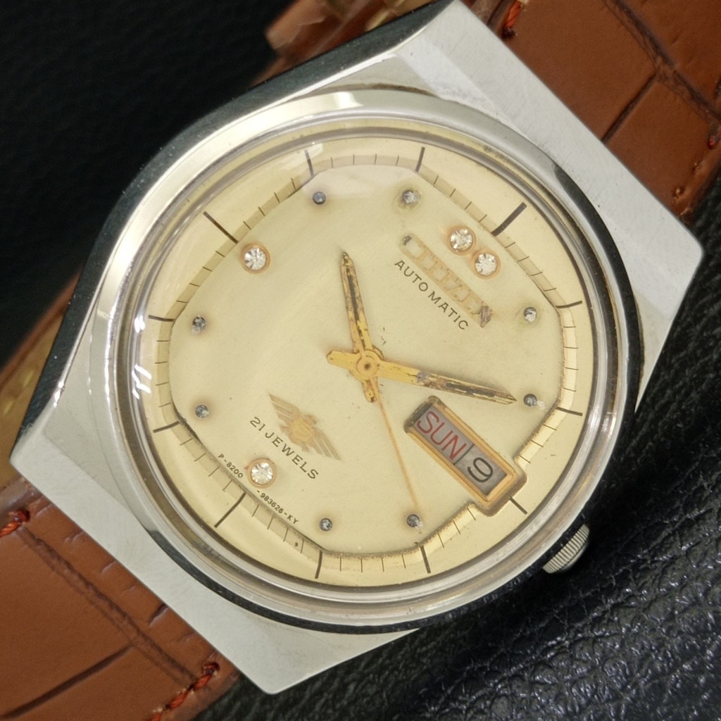 Vintage 1977 Citizen Automatic Mens Silver Watch WDaydate  Gold Accents